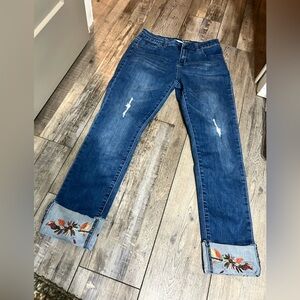 Angel + Premium Stretch Jeans Kim Fit style, featuring embroidered cuffs floral